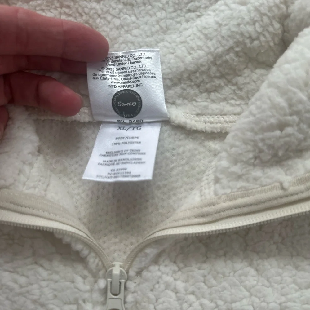 Hello Kitty White half zip pullover Sweater/ woman’s XL - Picture 7 of 13